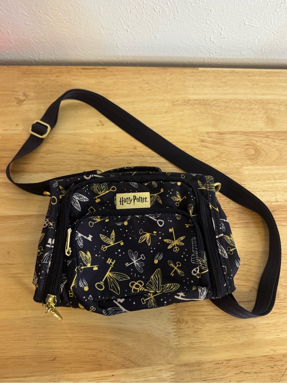 Harry Potter JUJUBE Flying Keys Mini Crossbody Bag